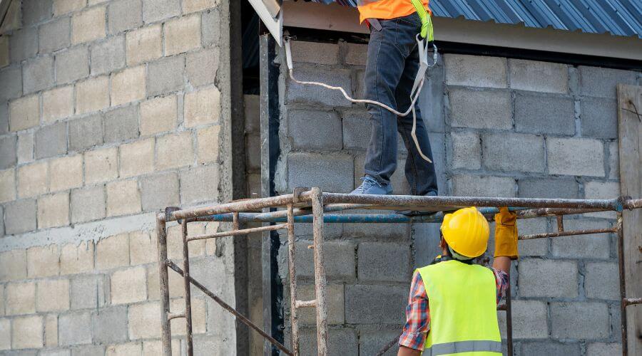 Professional residential roofers in Cowgill, MO
